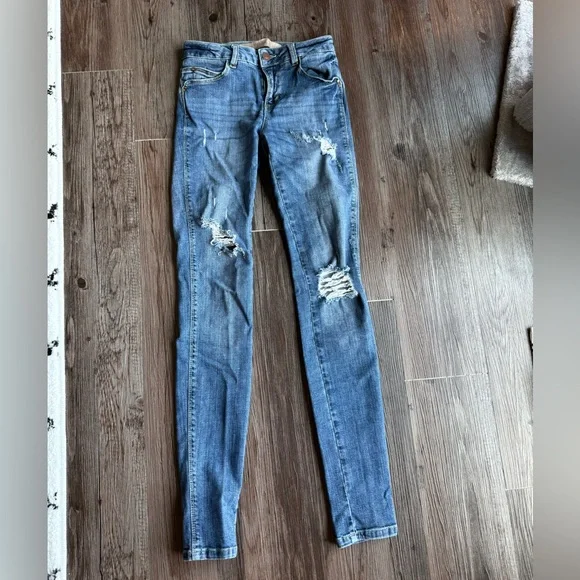 Guess Ripped Blue Skinny Jeans - Picture 3 of 7